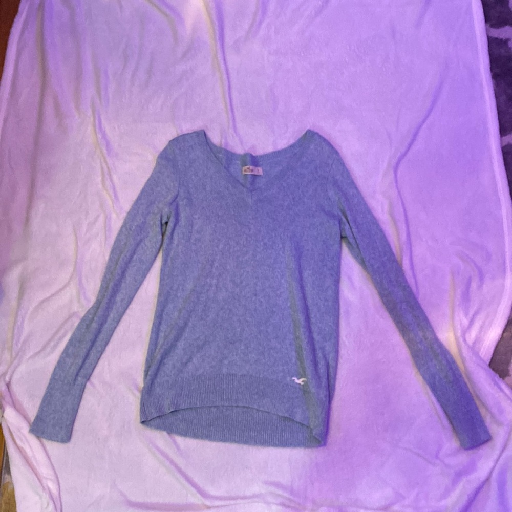 Blue Hollister sweater. never worn